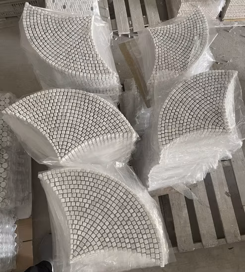 Mosaico in marmo bianco Carrara Nature Stones, piastrella effetto rete a forma di ventaglio montata per la decorazione di interni